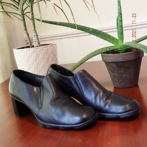 Cherokee chunk heeled shoes